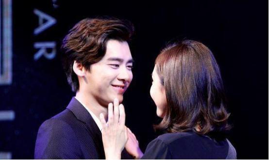 女友爆料李易峰视频,女友爆料背后的真相